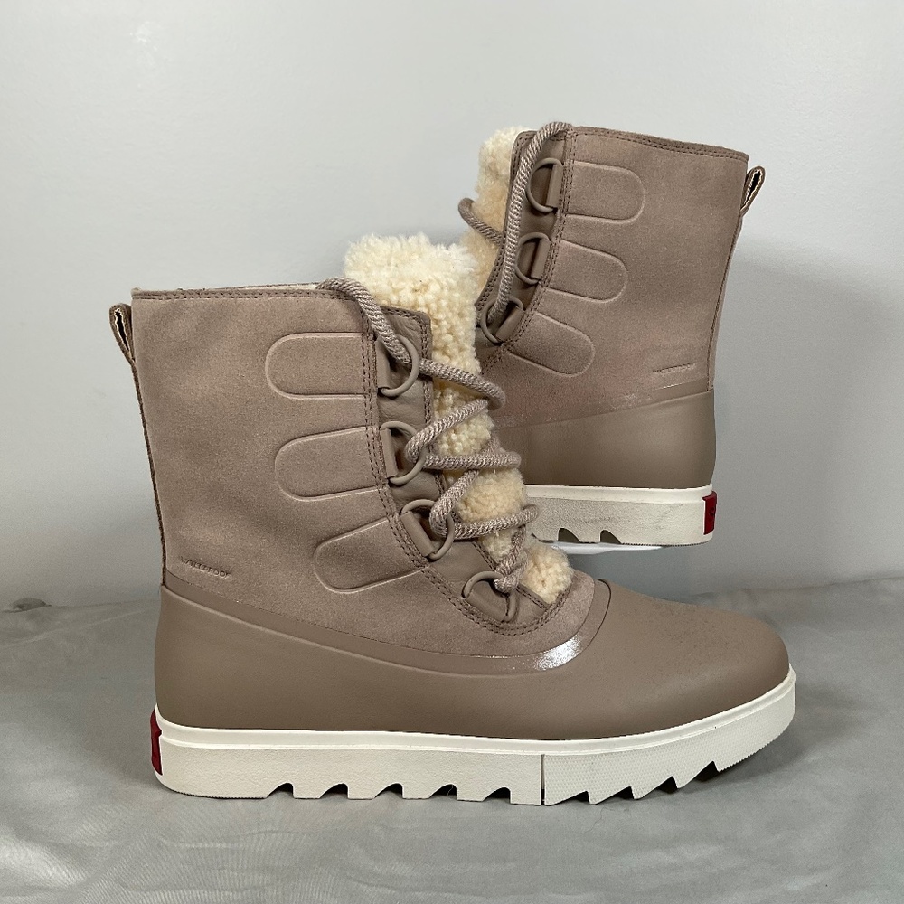 UNWORN Sorel winter boots